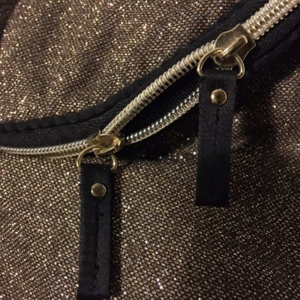 VICTORIA'S SECRET Gold Shimmery Tote/Weekend Bag - Picture 2 of 9